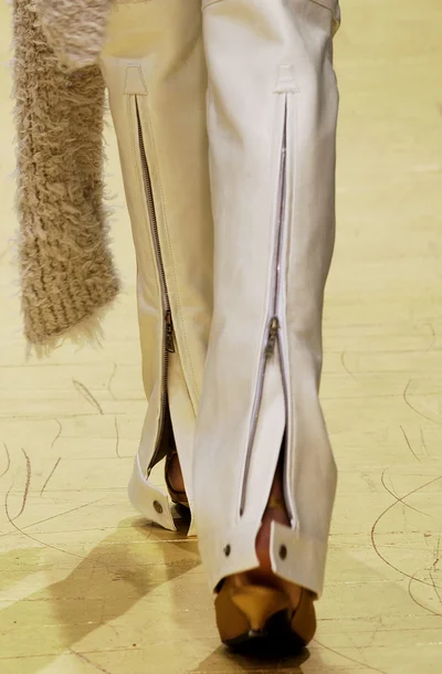 Look 25